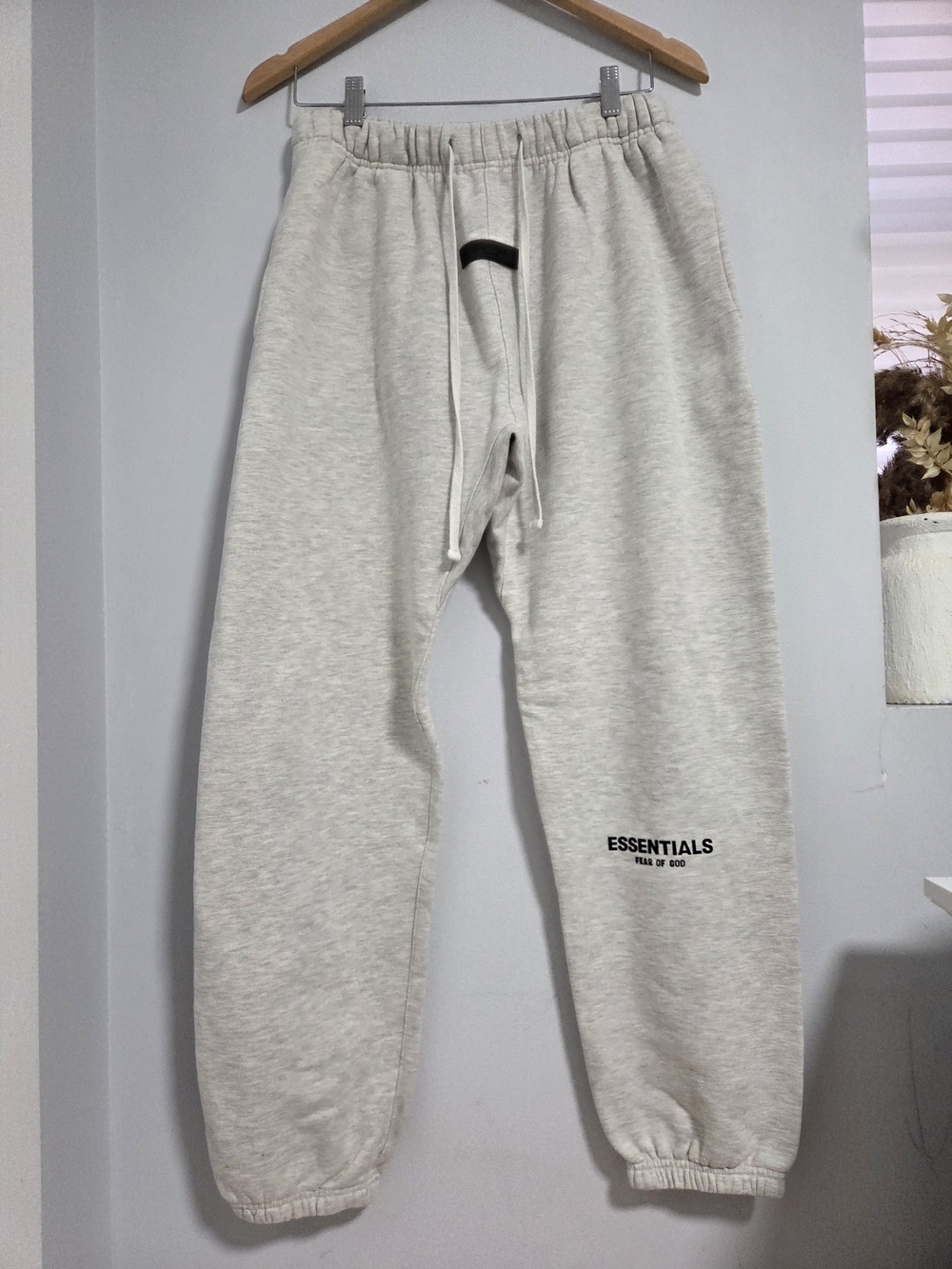 ESSENTIALS Men's Cream Sweatpants - Casual Jogger Sz L